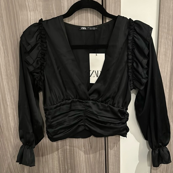 Zara black ruffle sleeve plunge top in S, NWT - Picture 1 of 4